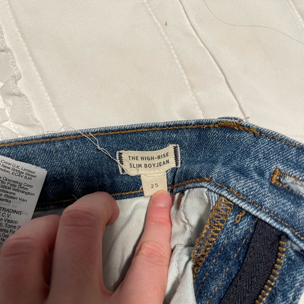 ⭐️ EUC Madewell Slim Crop Boy Jean Chewed Hem - SIZE 2 - Picture 6 of 13